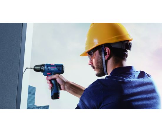  Дрель-шуруповерт Bosch GSR 120-LI кейс 