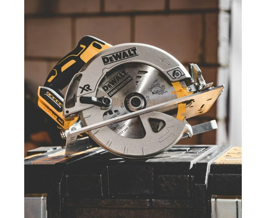  Пила циркулярная DeWALT DCS570N (DCS570N-B1) бещеточная 18 В, без АКБ и ЗУ 